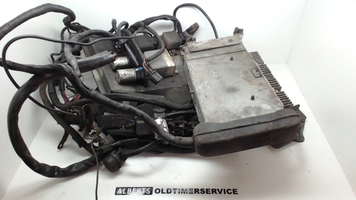 Regeleenheid D-jetronic incl. kabelboom, relais etc. 8-cilinder, Mercedes R/C107 W108 W109 W111 W116 0280002004 BOSCH GEBRUIKT